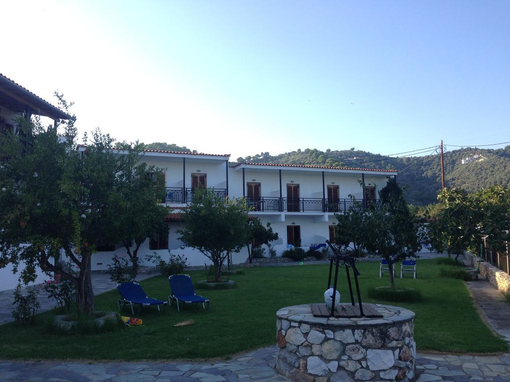 Vontzos Hotel Achladies  Exterior foto
