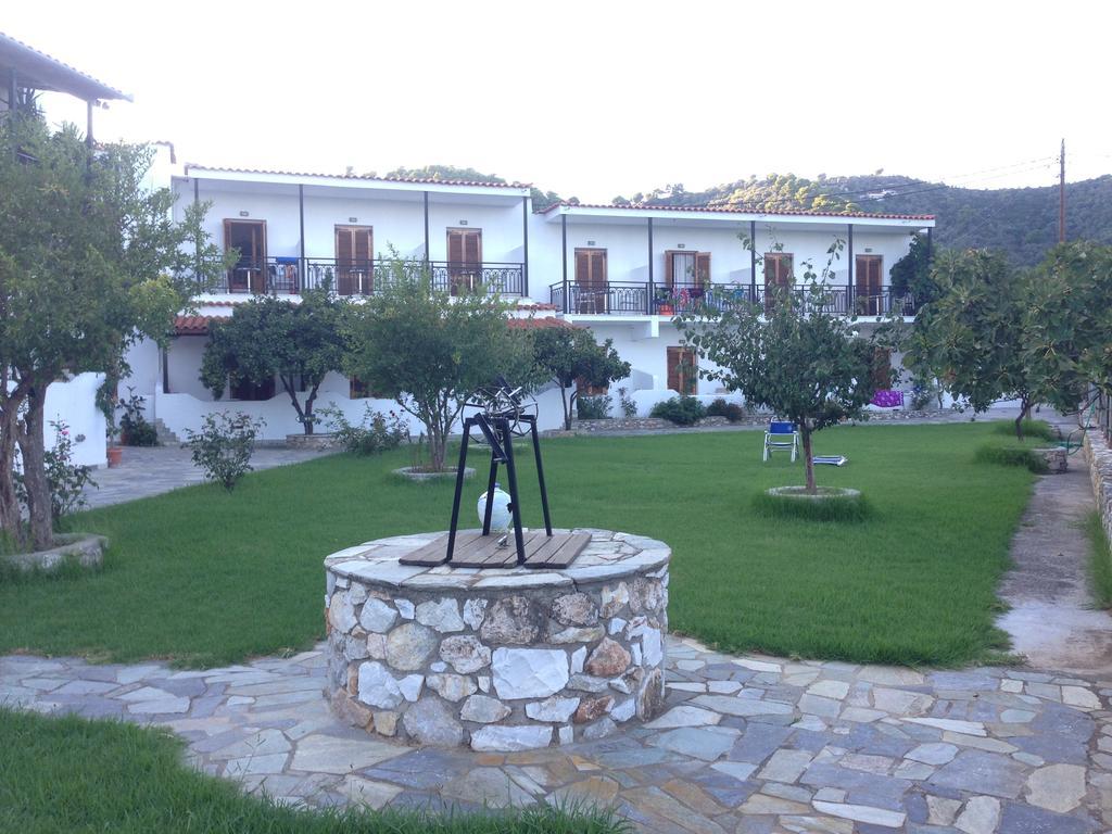Vontzos Hotel Achladies  Exterior foto